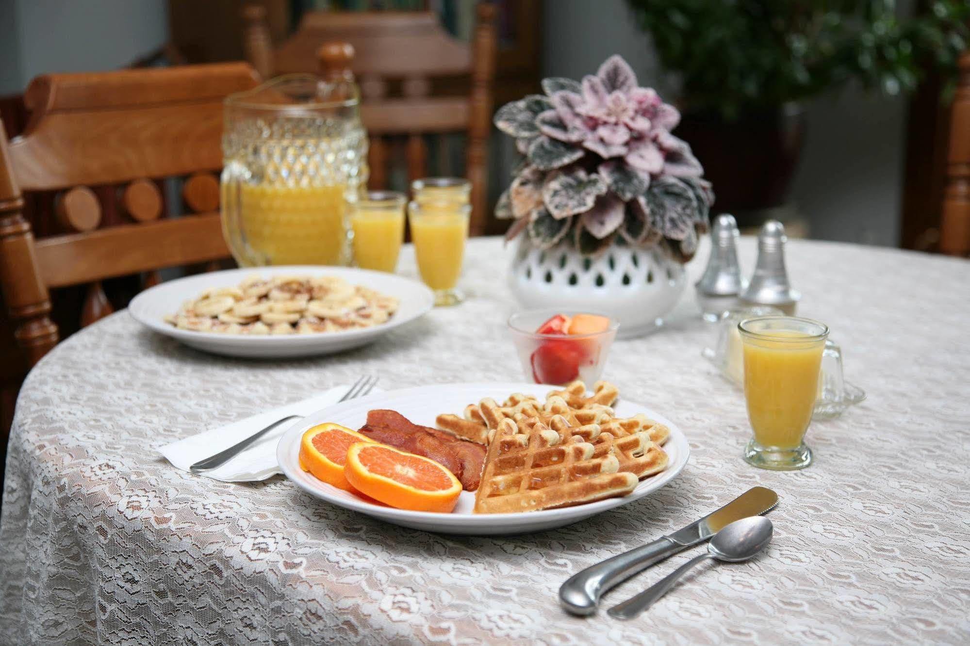 Sweetfern Inn (Adults Only) Clare Esterno foto